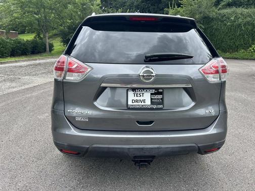 Gun Metallic 2015 Nissan Rogue SV
