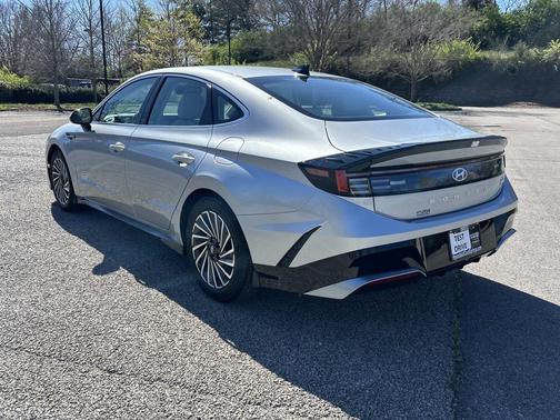 Silver 2024 Hyundai SONATA Hybrid SEL