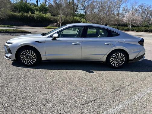 Silver 2024 Hyundai SONATA Hybrid SEL