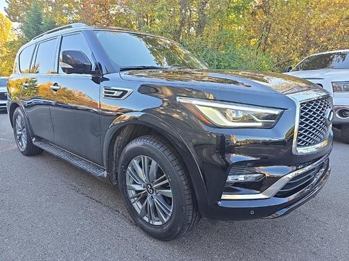 2022 INFINITI QX80 Luxe