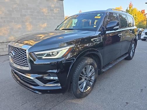 2022 INFINITI QX80 Luxe