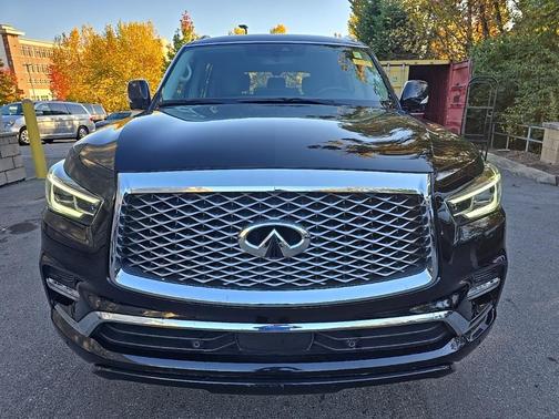 2022 INFINITI QX80 Luxe