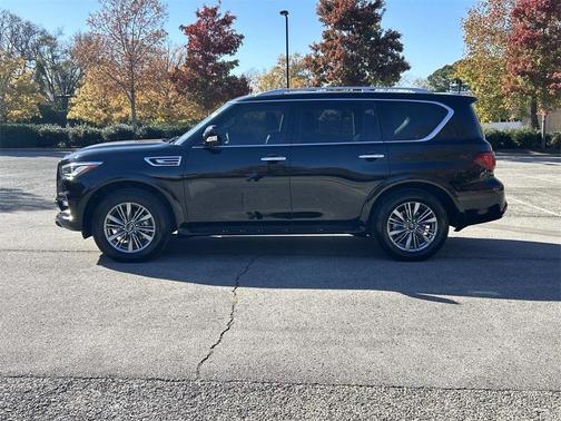 2022 INFINITI QX80 Luxe