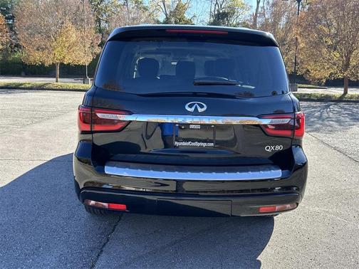 2022 INFINITI QX80 Luxe