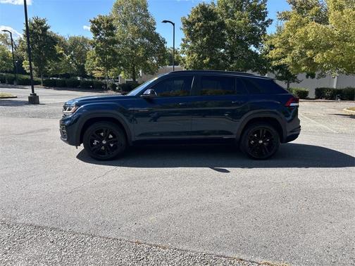 2023 Volkswagen Atlas Cross Sport 3.6 V6 SEL R-Line Black