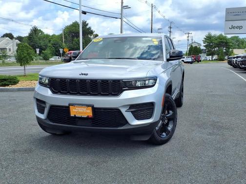 2023 Jeep Grand Cherokee Altitude