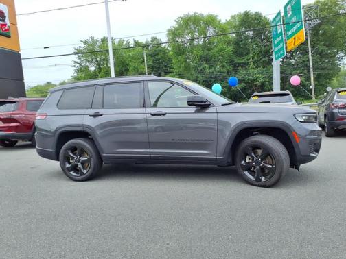 2023 Jeep Grand Cherokee L Laredo
