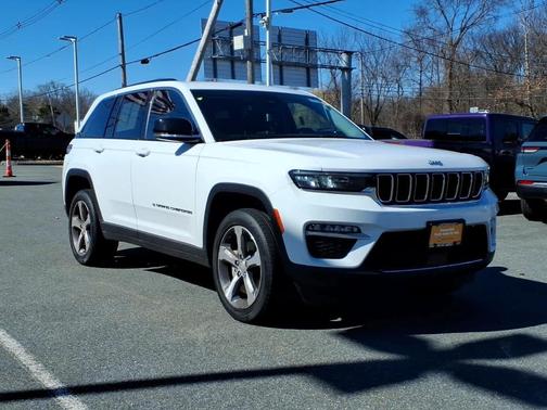 Bright White Clearcoat 2023 Jeep Grand Cherokee Limited