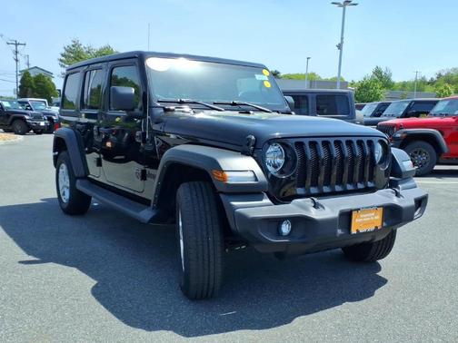 Black Clearcoat 2022 Jeep Wrangler Unlimited Sport