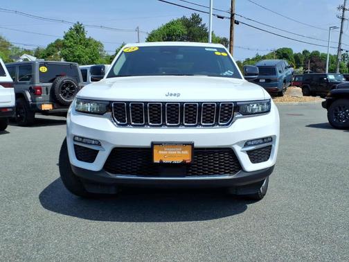 Bright White Clearcoat 2023 Jeep Grand Cherokee Limited