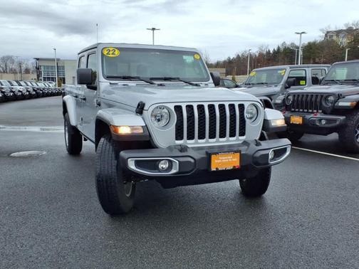 2022 Jeep Gladiator Sport