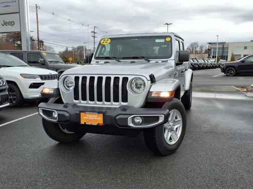 2022 Jeep Gladiator Sport