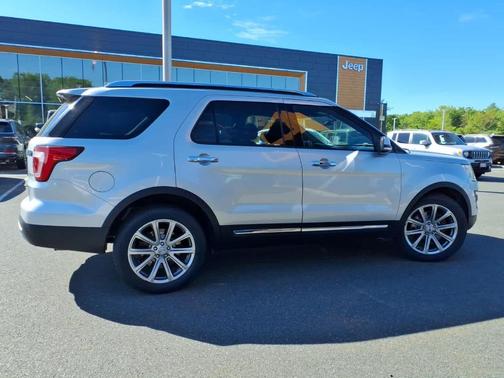Ingot Silver 2017 Ford Explorer Limited