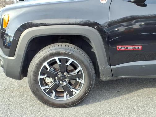 2023 Jeep Renegade Trailhawk