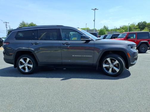 Metallic 2021 Jeep Grand Cherokee L Limited
