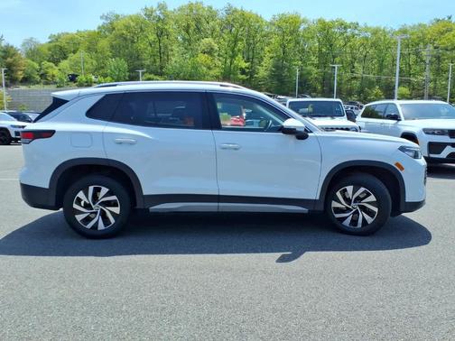 Pure White 2025 Volkswagen Tiguan 2.0T S