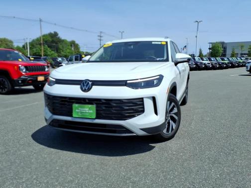 Pure White 2025 Volkswagen Tiguan 2.0T S