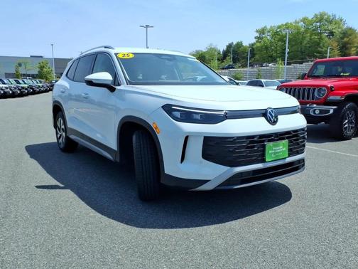 Pure White 2025 Volkswagen Tiguan 2.0T S