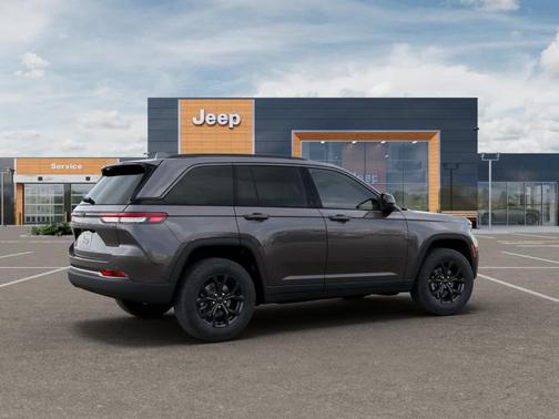 2026 Jeep Grand Cherokee Laredo