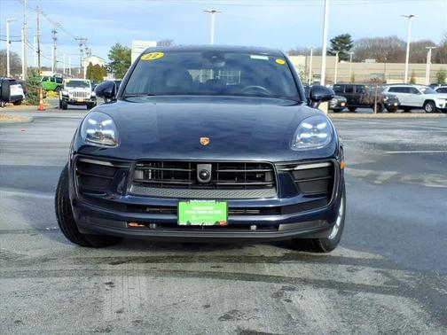 2022 Porsche Macan Base