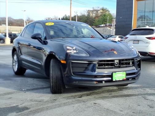 2022 Porsche Macan Base