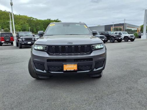 2023 Jeep Grand Cherokee L Laredo