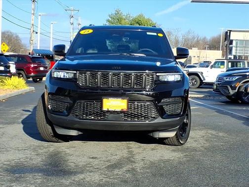 2025 Jeep Grand Cherokee Laredo