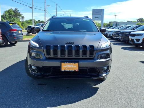 Granite Crystal Clearcoat Metallic 2018 Jeep Cherokee Latitude