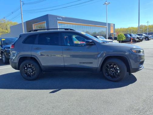 2023 Jeep Cherokee Altitude Lux