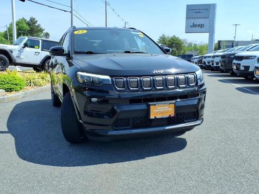 Diamond Black 2022 Jeep Compass Altitude