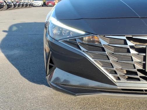 2022 Hyundai ELANTRA Limited