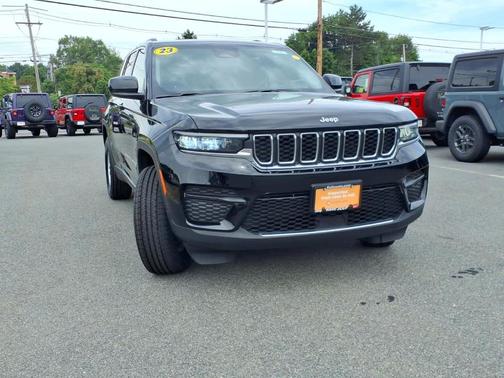 Diamond Black 2023 Jeep Grand Cherokee Laredo