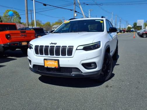2023 Jeep Cherokee Altitude Lux