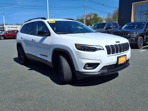 2023 Jeep Cherokee Altitude Lux