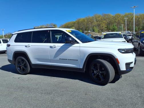 2023 Jeep Grand Cherokee L Laredo