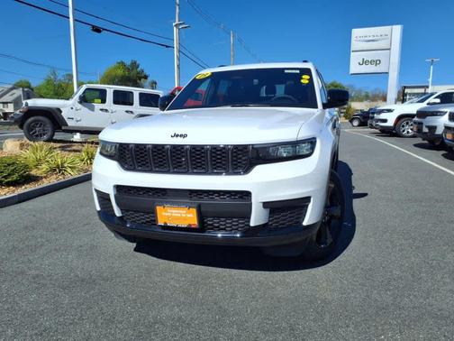 2023 Jeep Grand Cherokee L Laredo