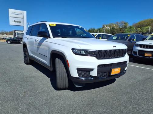 2023 Jeep Grand Cherokee L Laredo