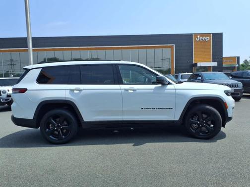 2023 Jeep Grand Cherokee L Laredo