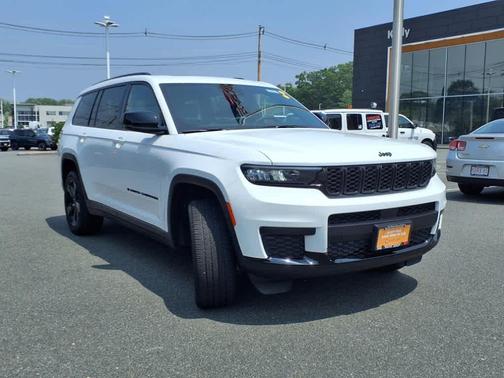 2023 Jeep Grand Cherokee L Laredo