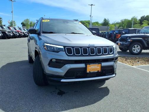 Billet Silver Metallic Clearcoat 2023 Jeep Compass Limited