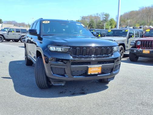 2023 Jeep Grand Cherokee L Laredo