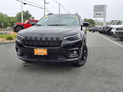 2023 Jeep Cherokee Altitude Lux