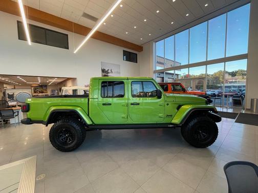 2025 Jeep Gladiator Sport