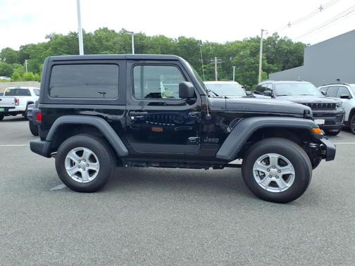 Black Clearcoat 2022 Jeep Wrangler Sport