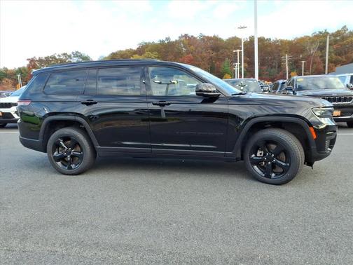 2023 Jeep Grand Cherokee L Laredo