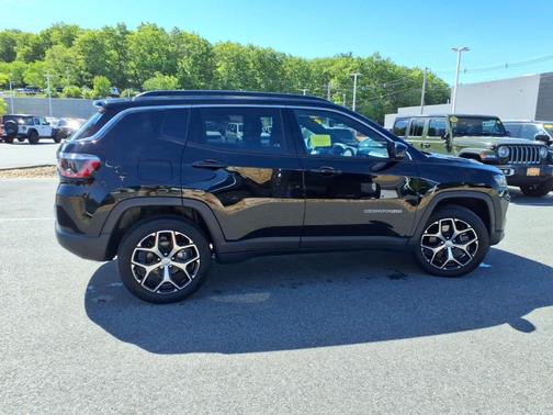 Diamond Black 2024 Jeep Compass Limited