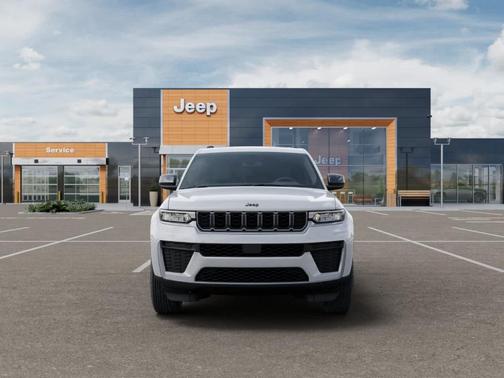 2026 Jeep Grand Cherokee Laredo