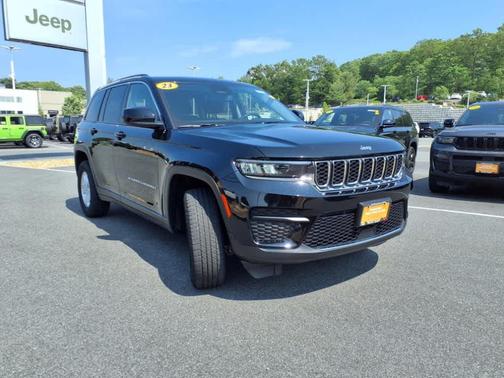2023 Jeep Grand Cherokee Laredo