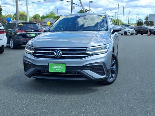 Pyrite Silver Metallic 2023 Volkswagen Tiguan 2.0T SE