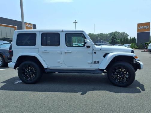 2021 Jeep Wrangler Unlimited Sahara Altitude